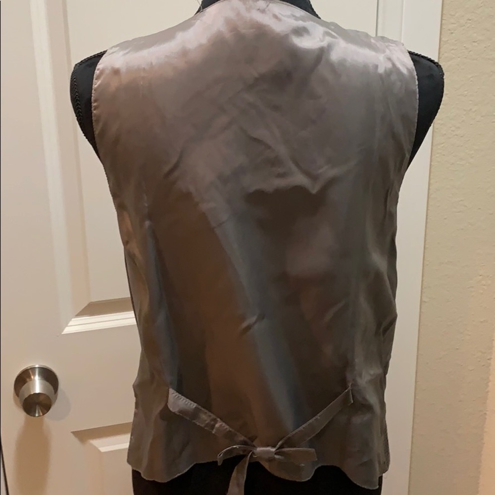 Vest - Picture 7 of 7
